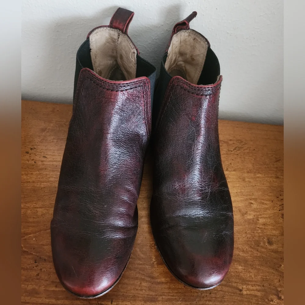 Frye Jillian Chelsea Leather Ankle Booties Size 6M